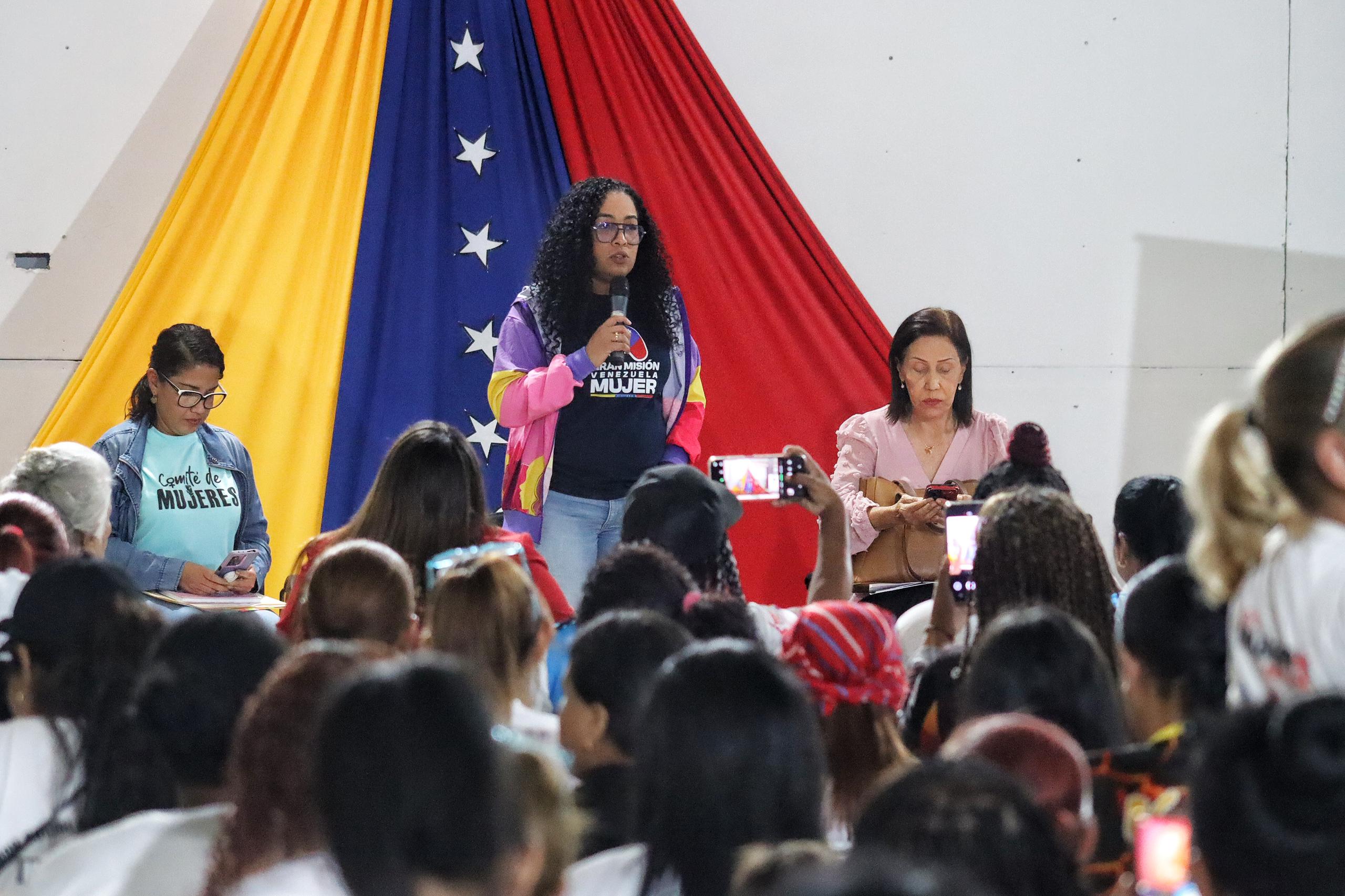 Lee más sobre el artículo Movimientos sociales asistieron a presentación de las 7T de la Trasformación de la Revolución Bolivariana