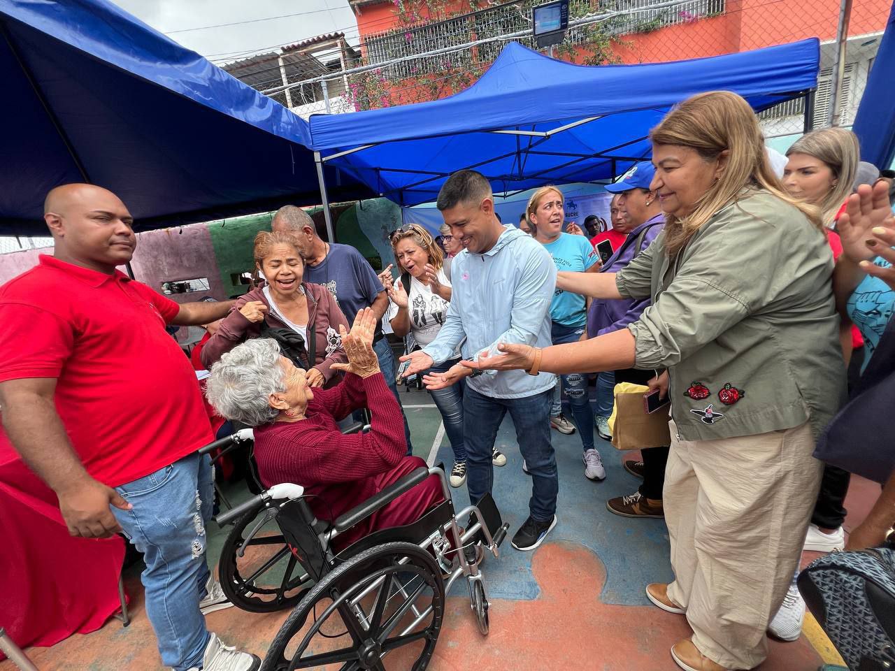 En este momento estás viendo Jornada de atención integral empodera a mujeres en San Agustín y barrio El Carpintero en Petare